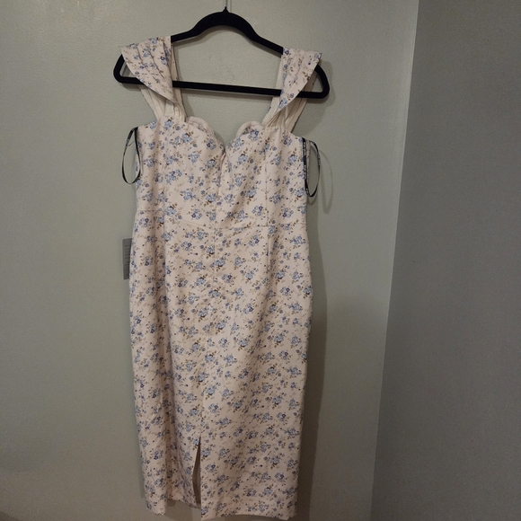 Lavish Alice Women's Off Shoulder White and Purple Floral Cocktail Dress. Sz 12 - Picture 4 of 12